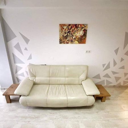 Fantastic Central Apartment Chisinau Exterior photo